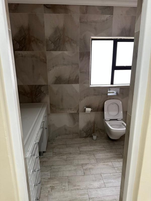 5 Bedroom Property for Sale in Golf View North West